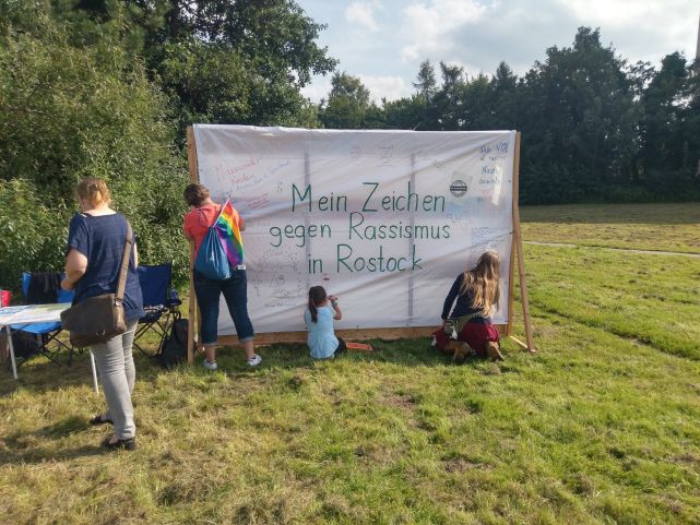 Aktion Zeichen gegen Rassimus Rostock