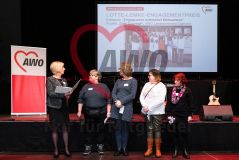 AWO Neujahrsempfang 2023: Gabriele Siebert-Paul bei der Verleihung des Lotte-Lemke-Engagementpreises an das Projekt Café Courage des AWO Landesverbandes Saarland